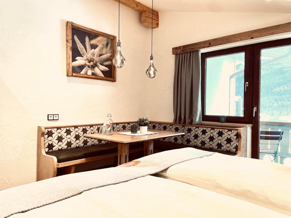 Pension Kreuzeck - Dein Gluecksplatz Am Lech Weissenbach am Lech Exterior photo